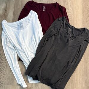 AMERICAN EAGLE OUTFITTERS/AERIE long sleeve bundle size XS Gray white maroon